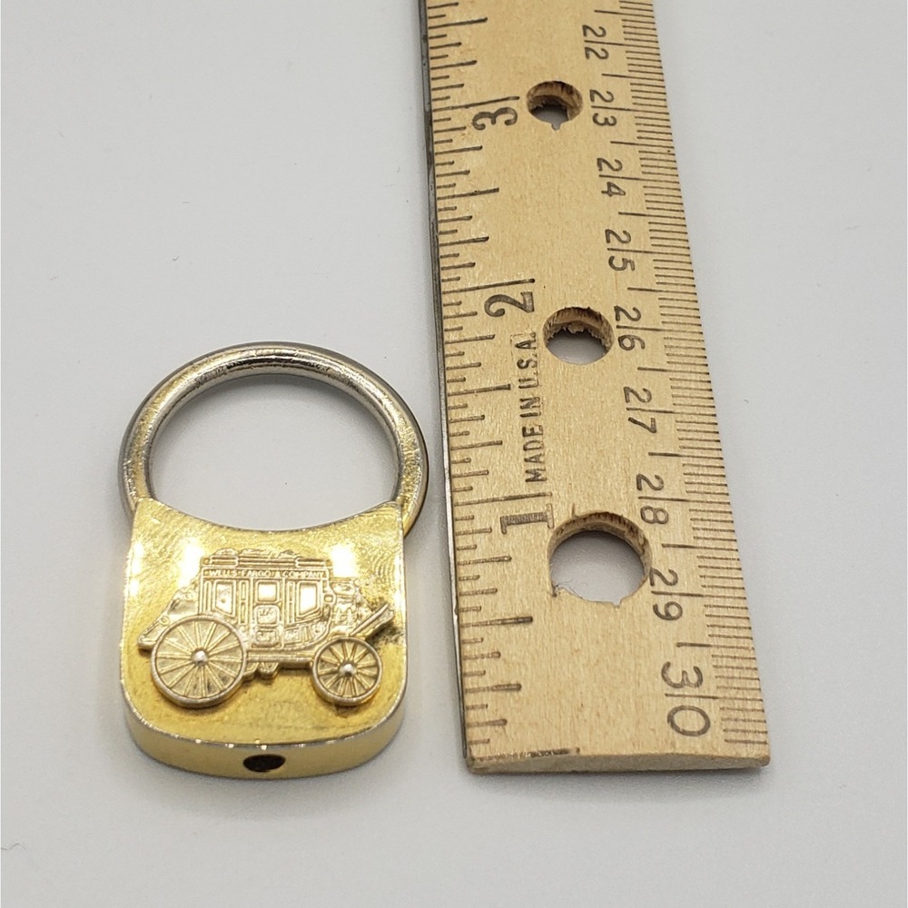 Spring Loaded Wild West Wagon Stagecoach Keyring Metal